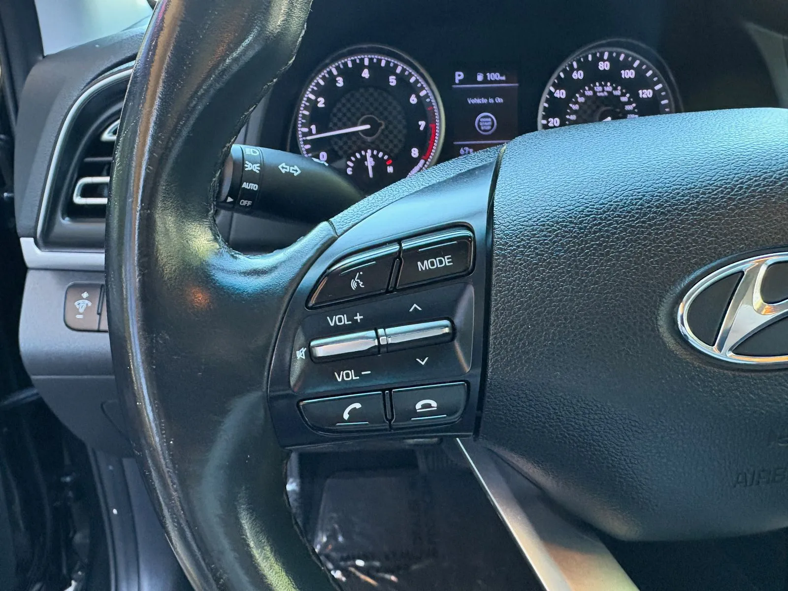 Hyundai Elantra photo 26