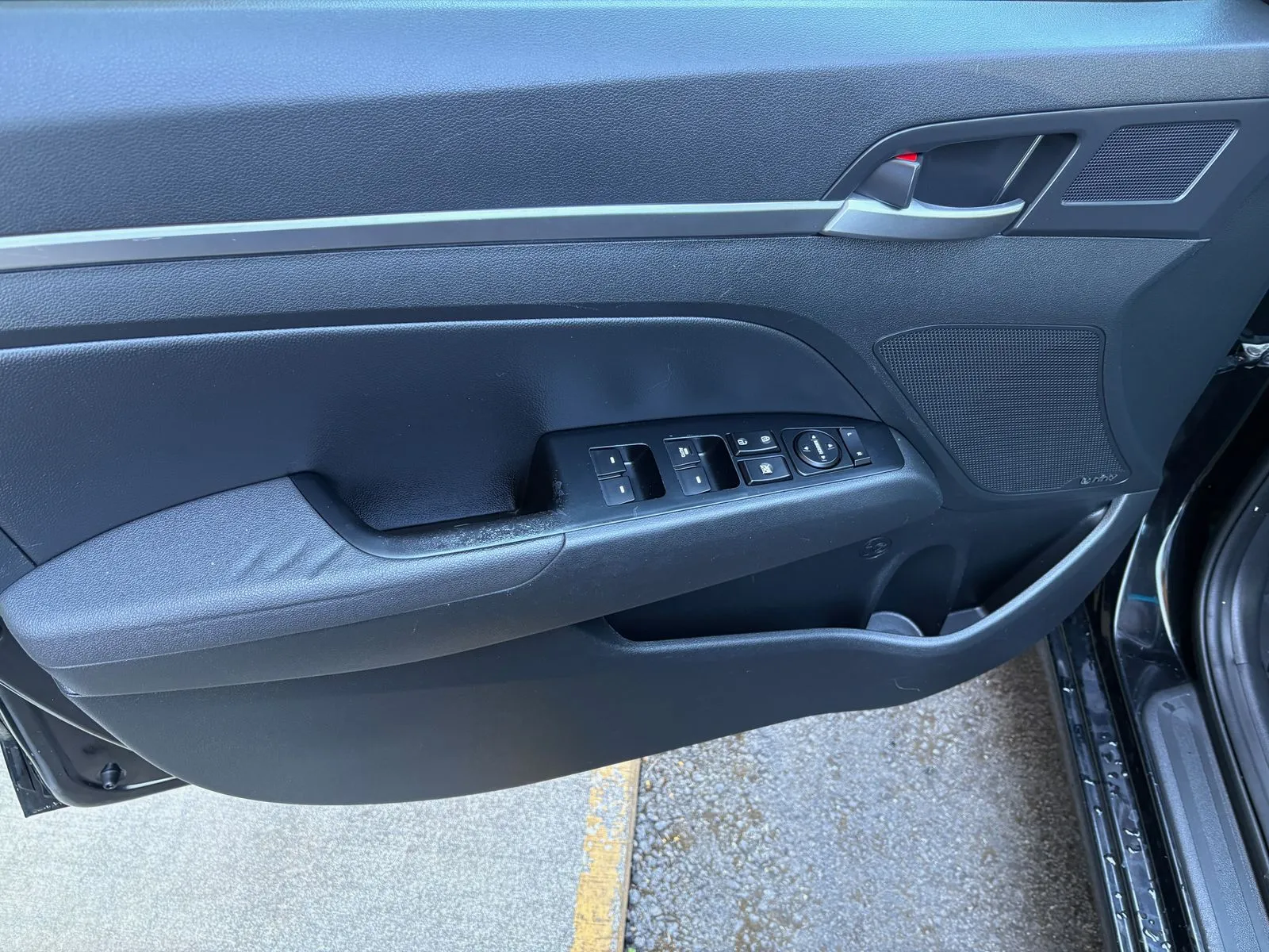 Hyundai Elantra photo 13
