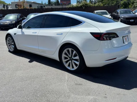 More photos of 2018 Tesla Model 3 Long Range at 9999 Auto Center, WA