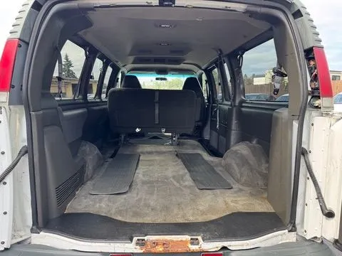 Chevrolet Express photo 14