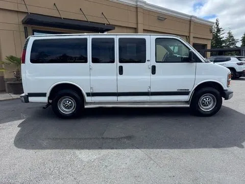 Chevrolet Express photo 8