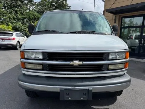 More photos of 2001 Chevrolet Express Van G3500 at 9999 Auto Center, WA