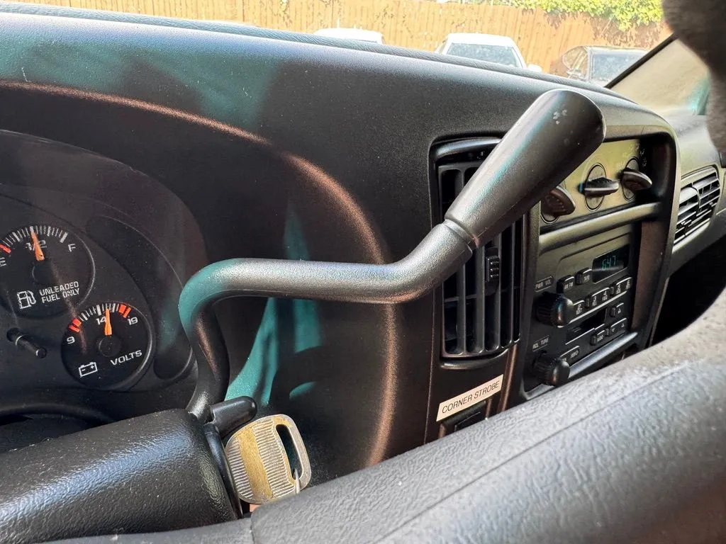 Chevrolet Express photo 27