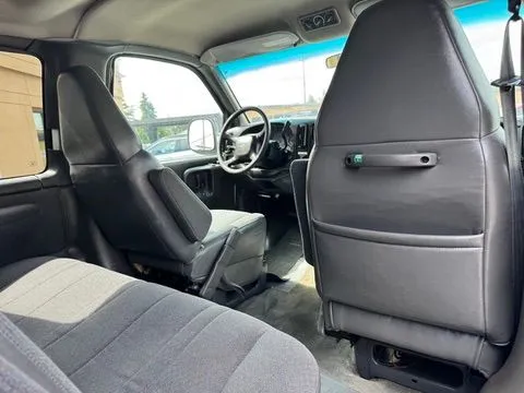 Chevrolet Express photo 19