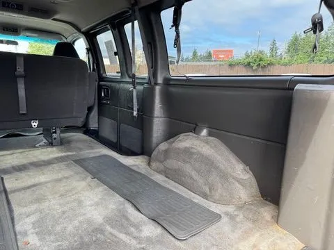 Chevrolet Express photo 16