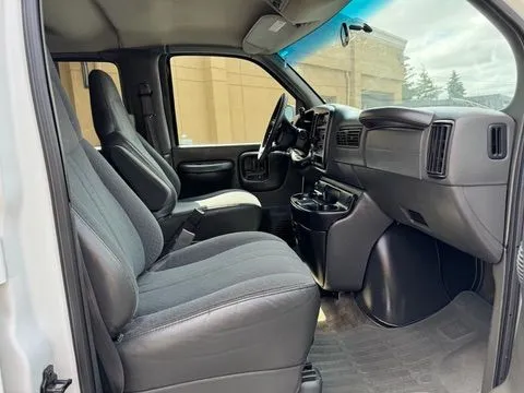Chevrolet Express photo 20