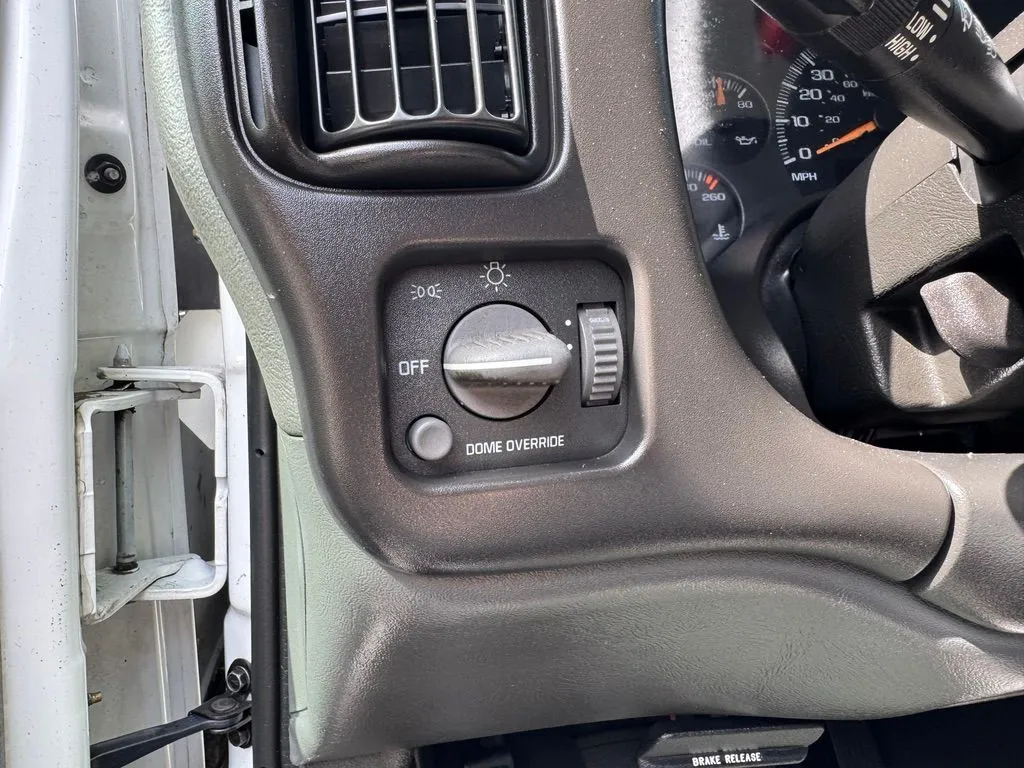 Chevrolet Express photo 12