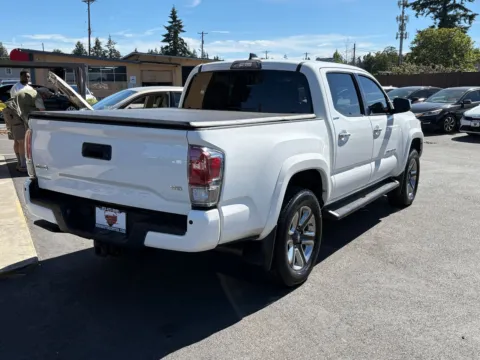 More photos of 2019 Toyota Tacoma Limited at 9999 Auto Center, WA