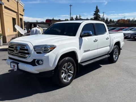 More photos of 2019 Toyota Tacoma Limited at 9999 Auto Center, WA