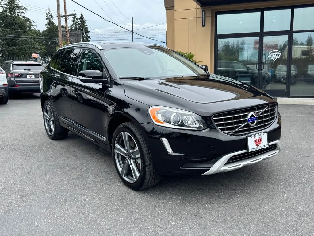 Black 2017 Volvo XC60 T6 Dynamic for sale in Lakewood, WA