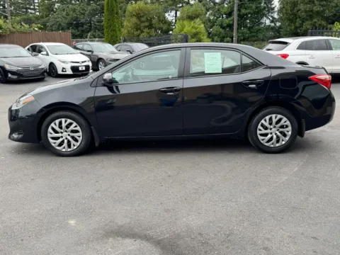More photos of 2018 Toyota Corolla LE at 9999 Auto Center, WA