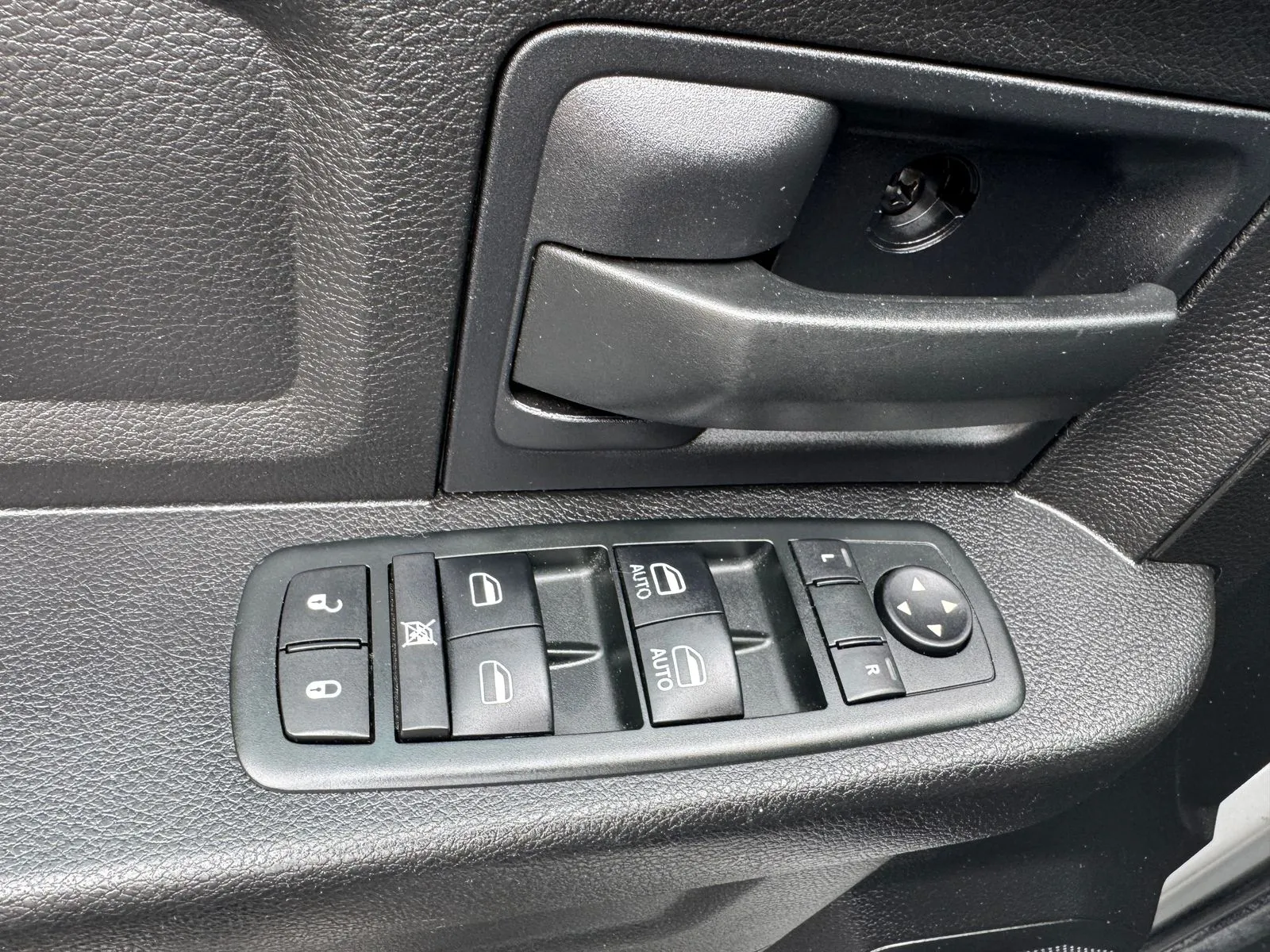 Ram 1500 photo 14