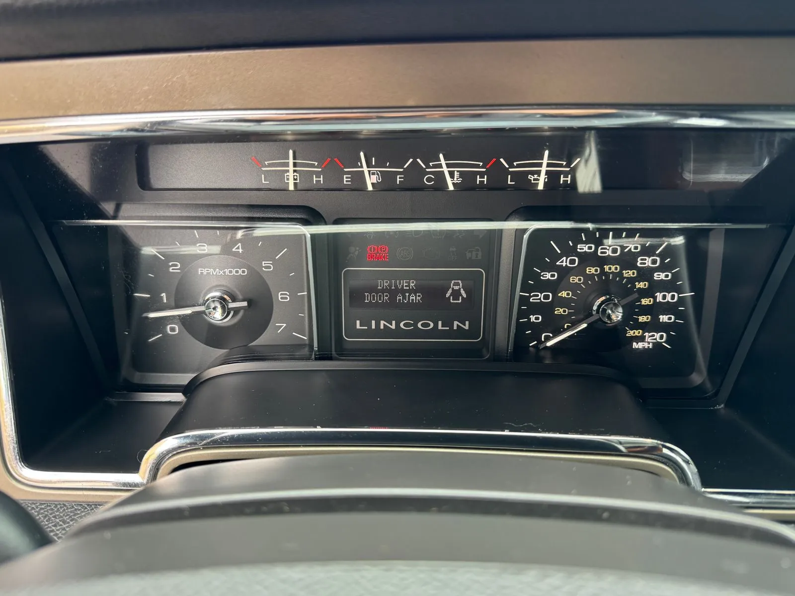 Lincoln Navigator L photo 33