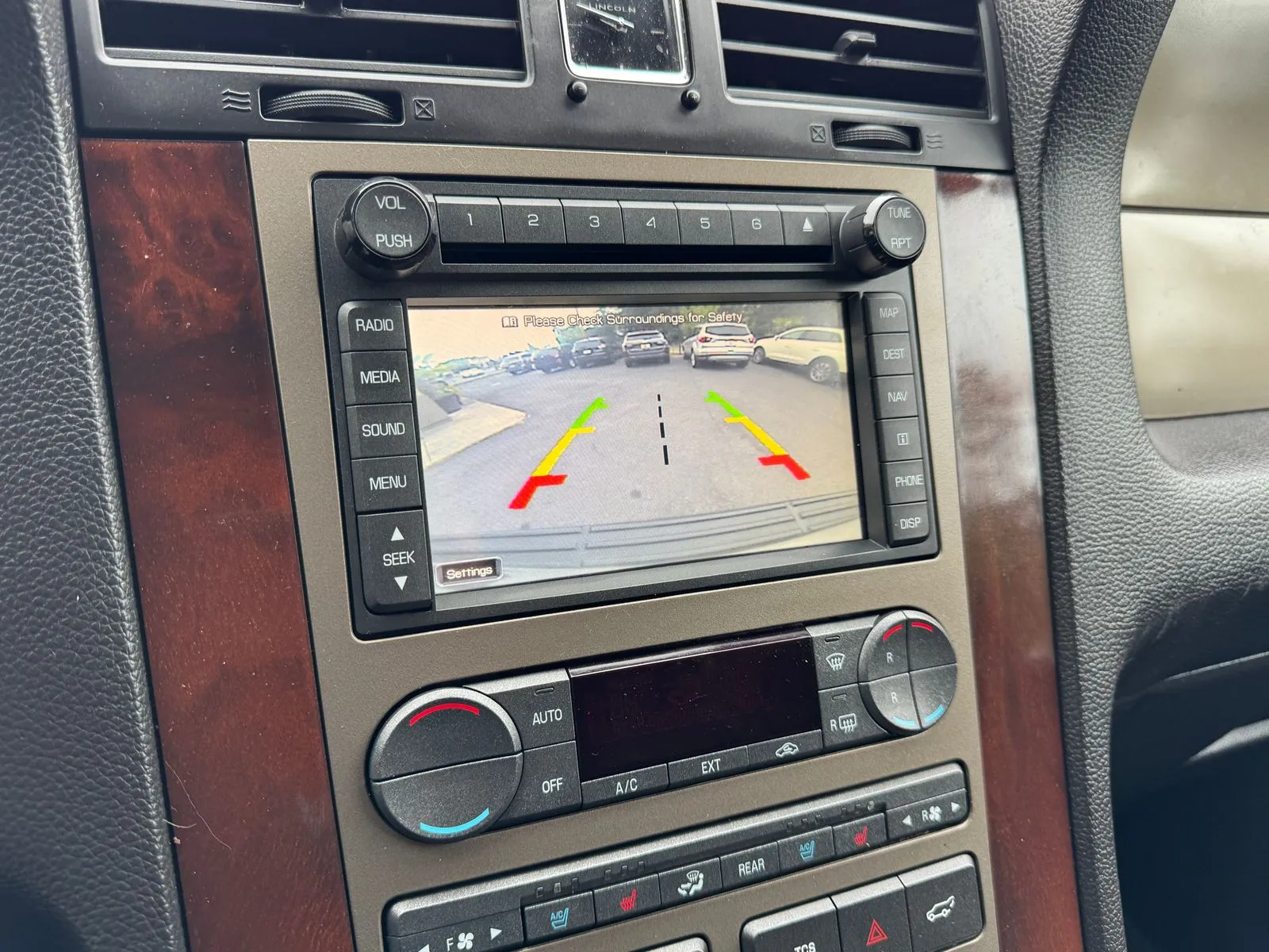 Lincoln Navigator L photo 29