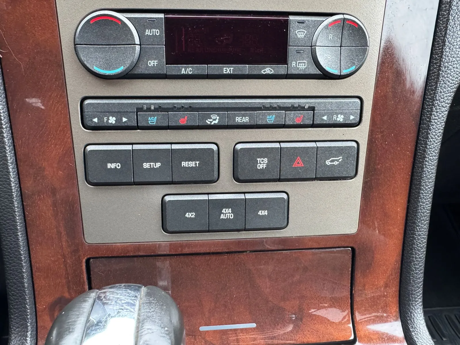 Lincoln Navigator L photo 27