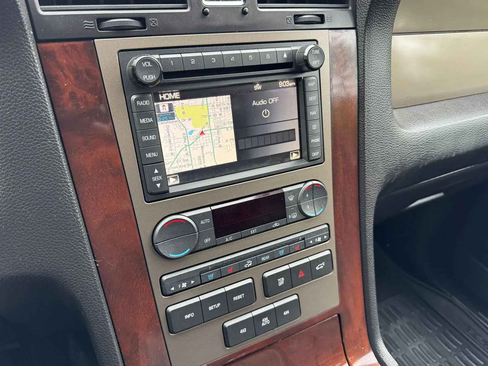 Lincoln Navigator L photo 26