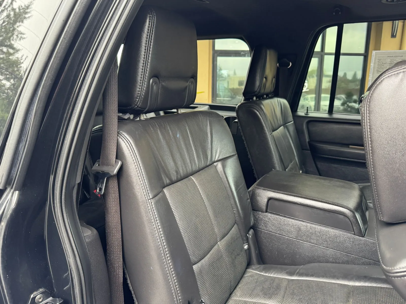 Lincoln Navigator L photo 22
