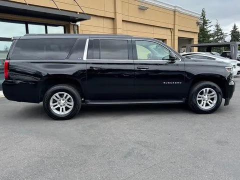 Chevrolet Suburban photo 8
