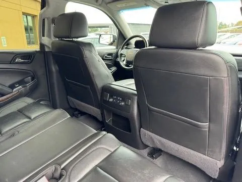 Chevrolet Suburban photo 21
