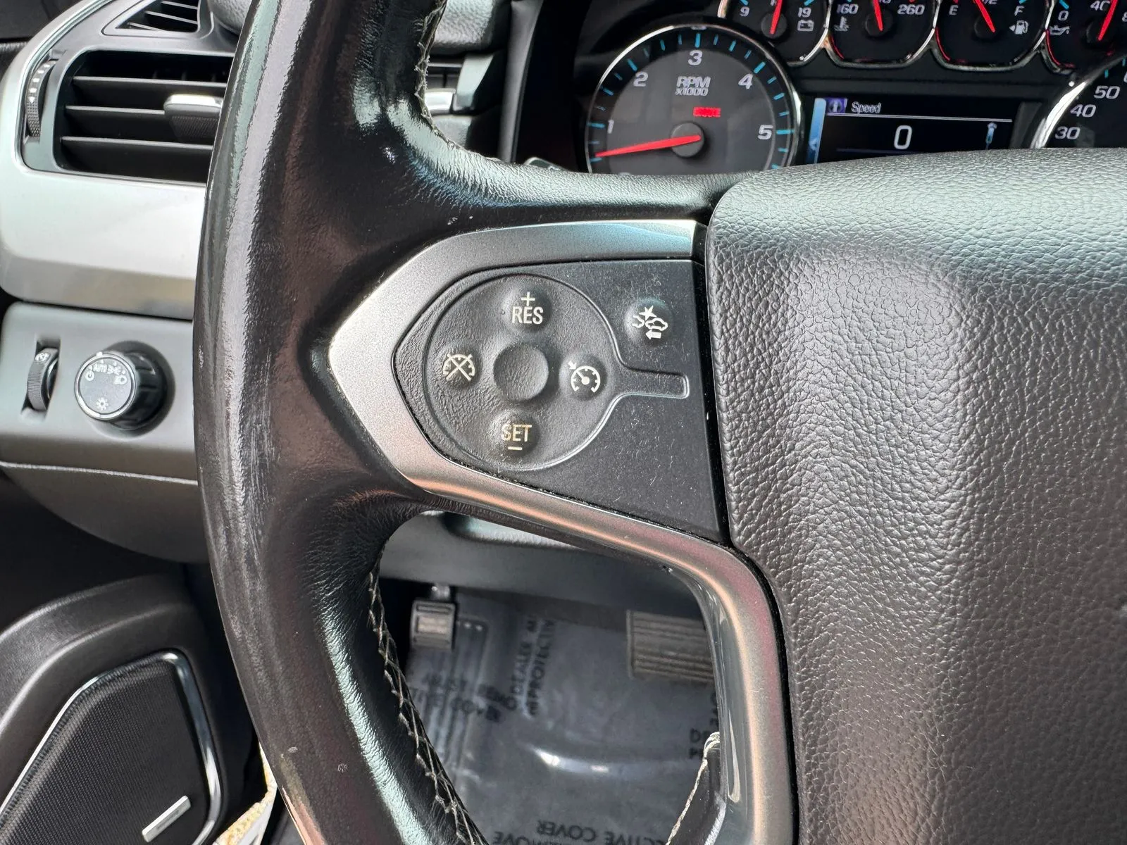 Chevrolet Suburban photo 32
