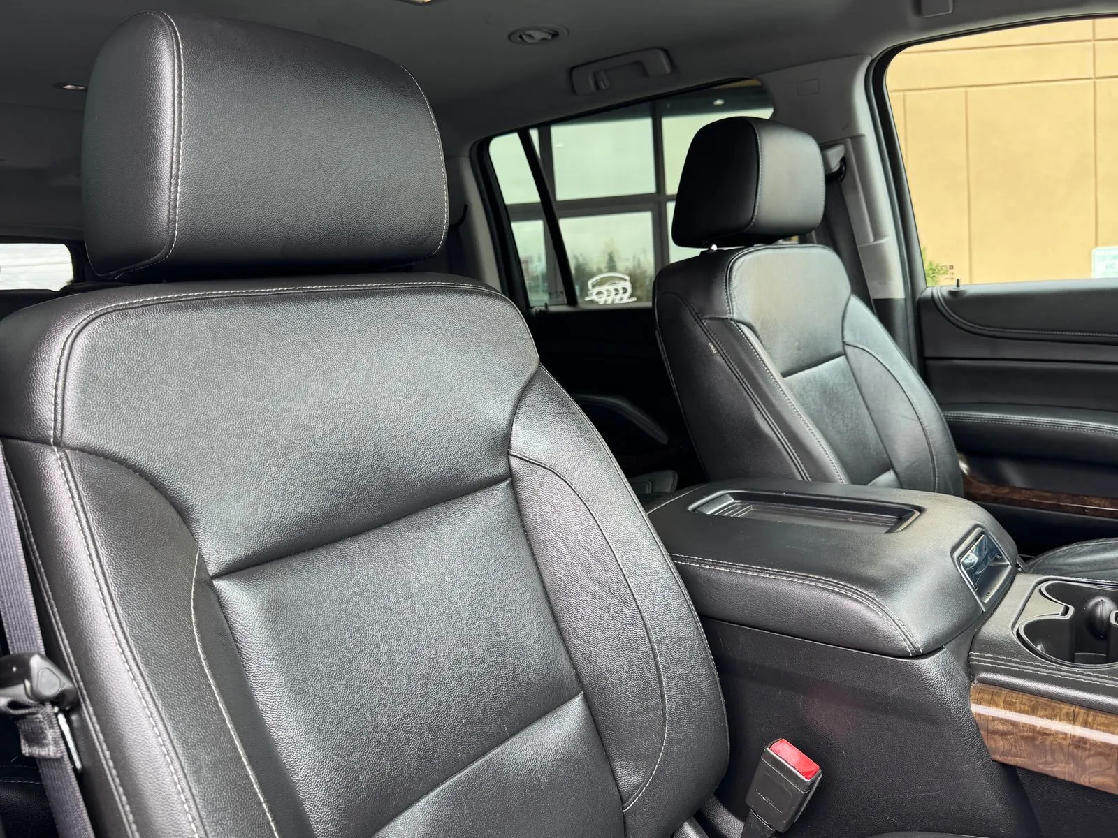 Chevrolet Suburban photo 26