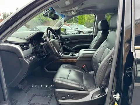Chevrolet Suburban photo 9