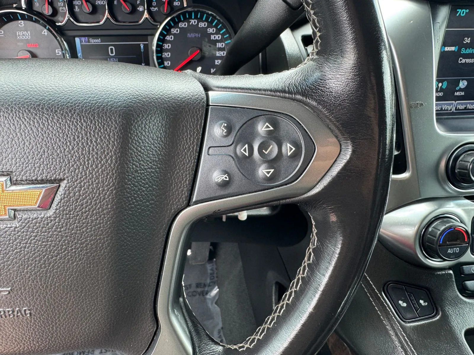 Chevrolet Suburban photo 31