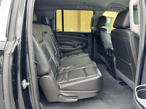 Chevrolet Suburban photo 20