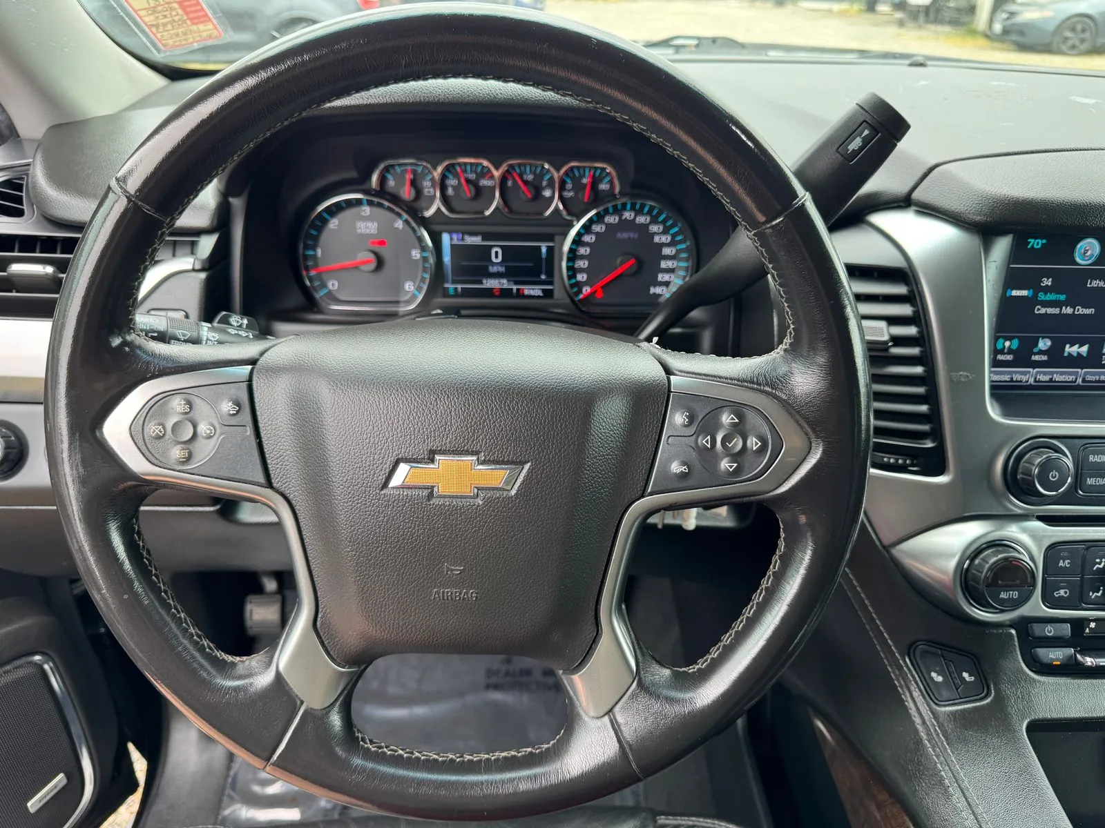 Chevrolet Suburban photo 30