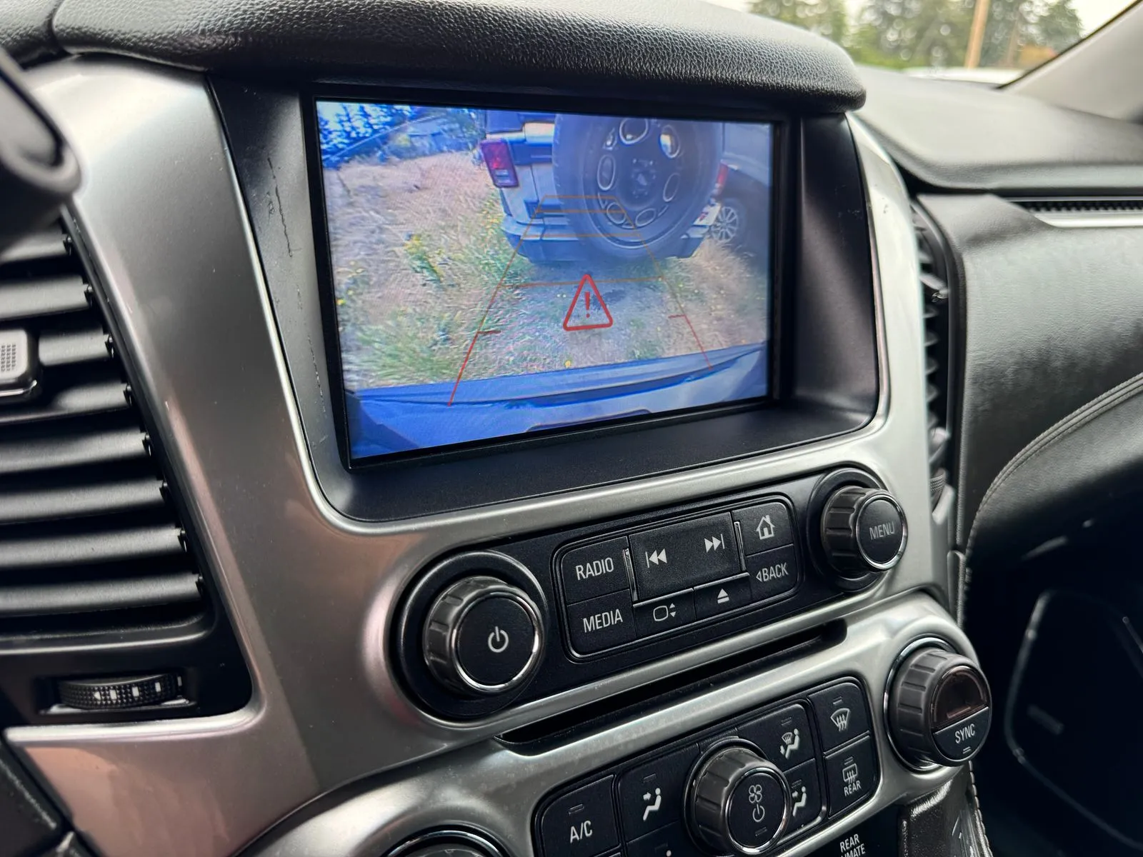 Chevrolet Suburban photo 29