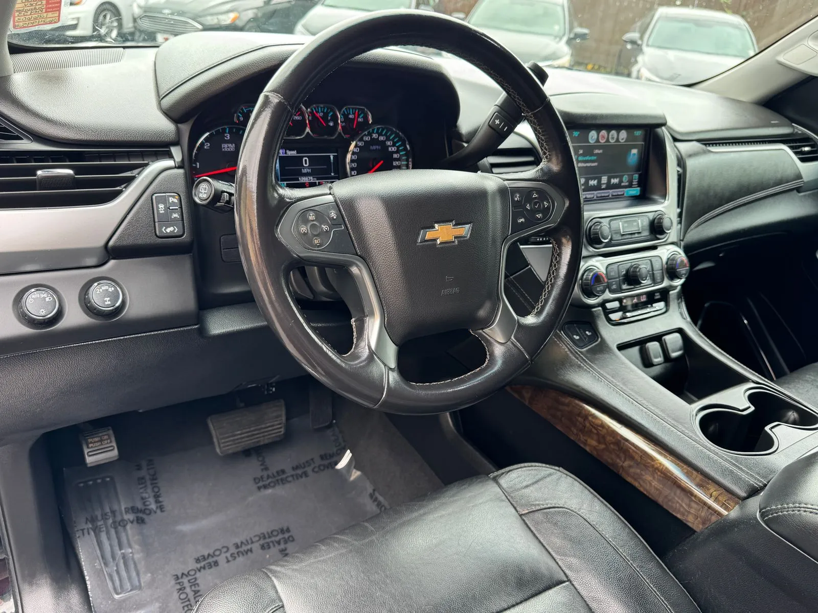 Chevrolet Suburban photo 10