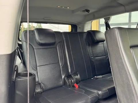 Chevrolet Suburban photo 23