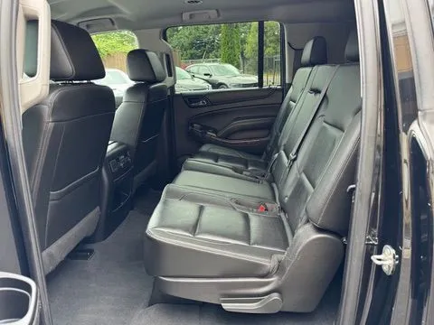 Chevrolet Suburban photo 14