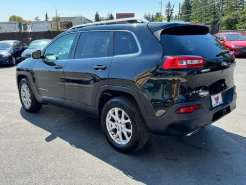 More photos of 2015 Jeep Cherokee Latitude at 9999 Auto Center, WA