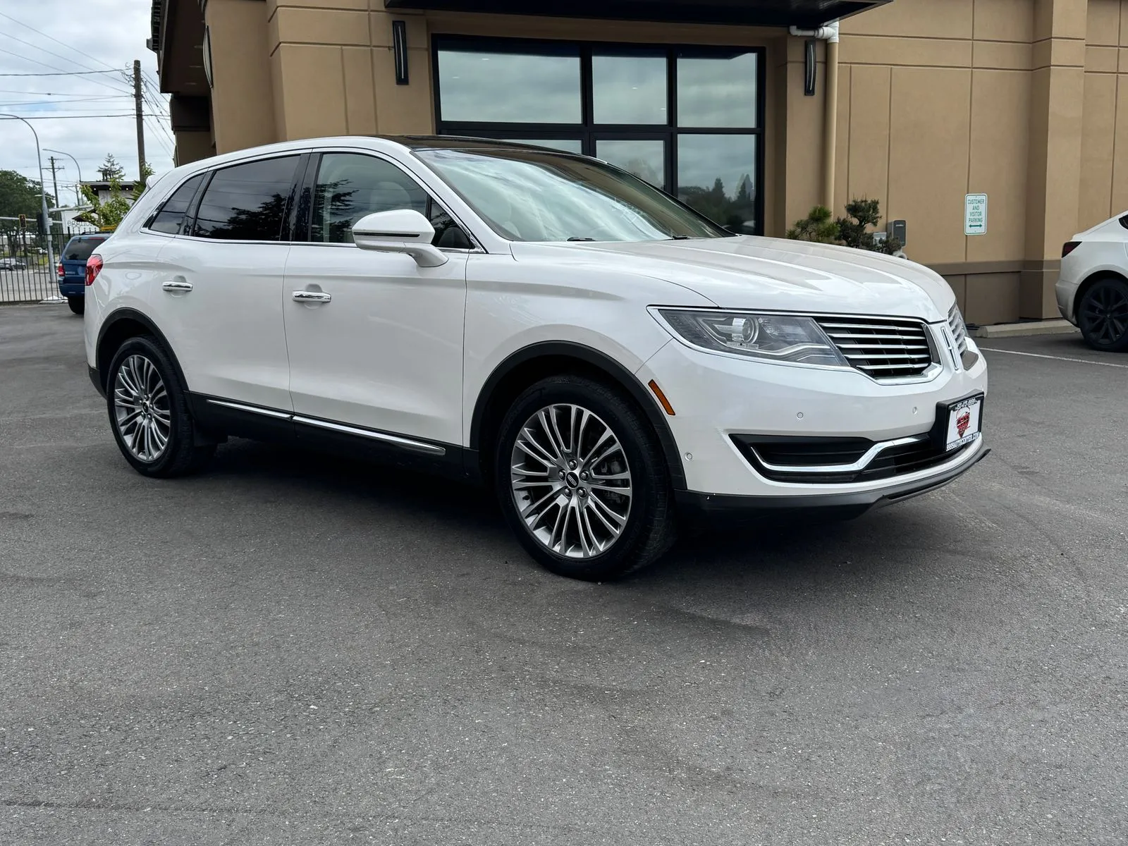 White 2016 Lincoln MKX Reserve for sale in Lakewood, WA