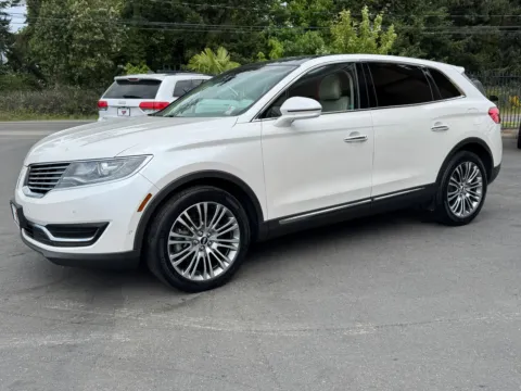 Another view of 2016 Lincoln MKX Reserve for sale in Lakewood, WA at 9999 Auto Center