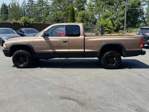 More photos of 2000 Dodge Dakota SLT at 9999 Auto Center, WA