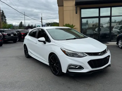 White 2017 Chevrolet Cruze LT for sale in Lakewood, WA