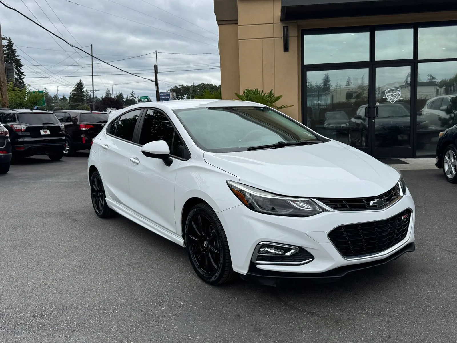 White 2017 Chevrolet Cruze LT for sale in Lakewood, WA
