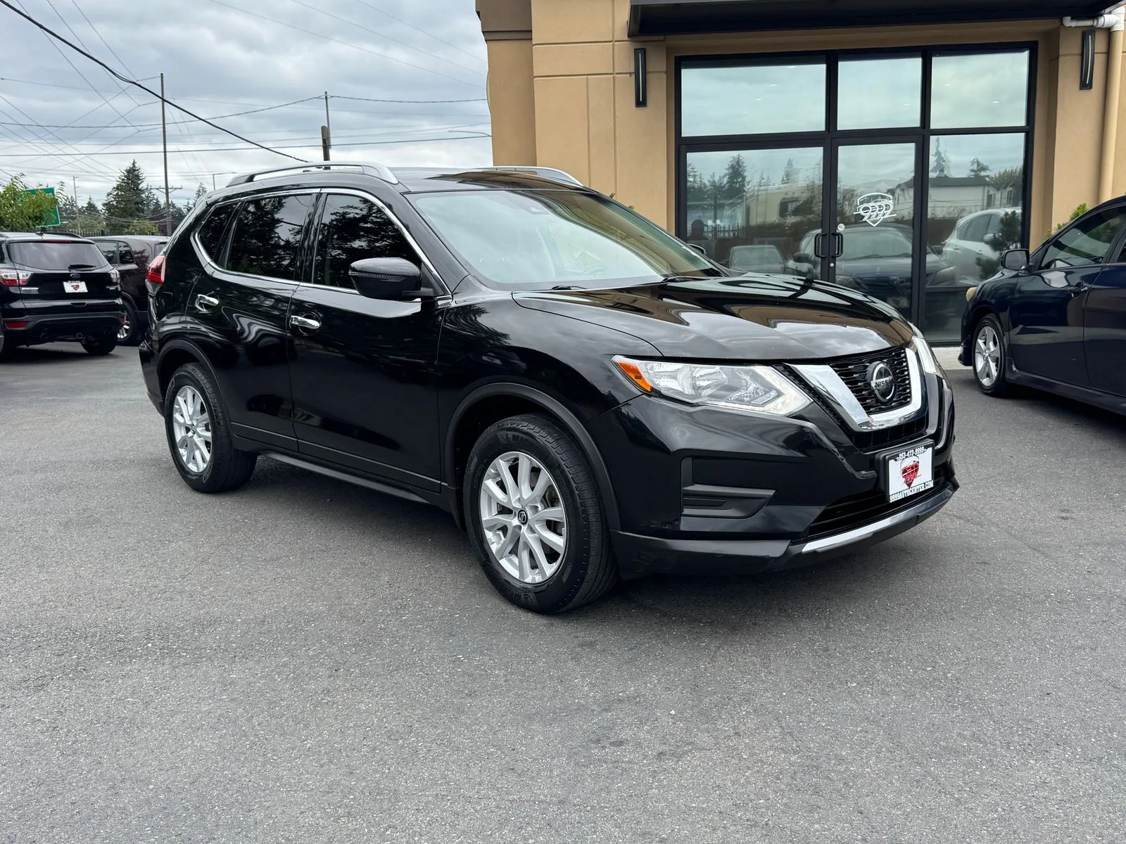 Black 2019 Nissan Rogue SV for sale in Lakewood, WA
