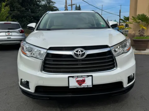 Photos of 2016 Toyota Highlander XLE V6 for sale in Lakewood, WA at 9999 Auto Center