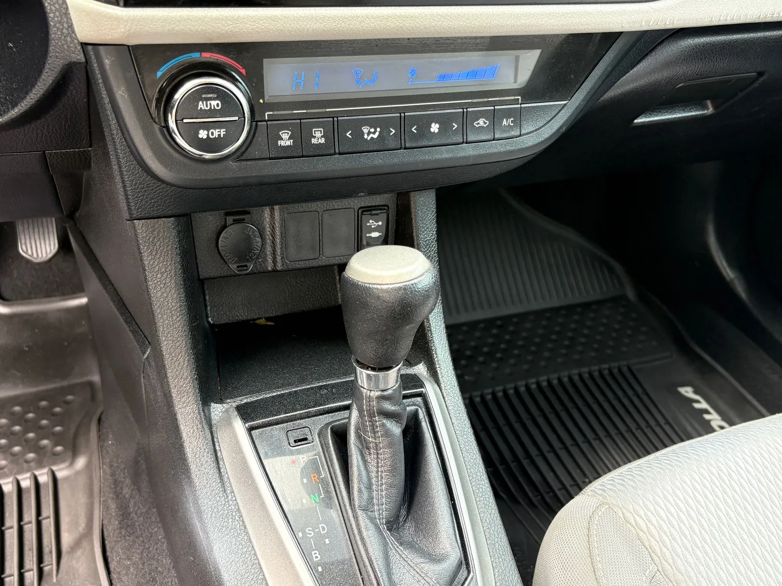 Toyota Corolla photo 24