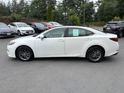 More photos of 2018 Lexus ES 350 at 9999 Auto Center, WA