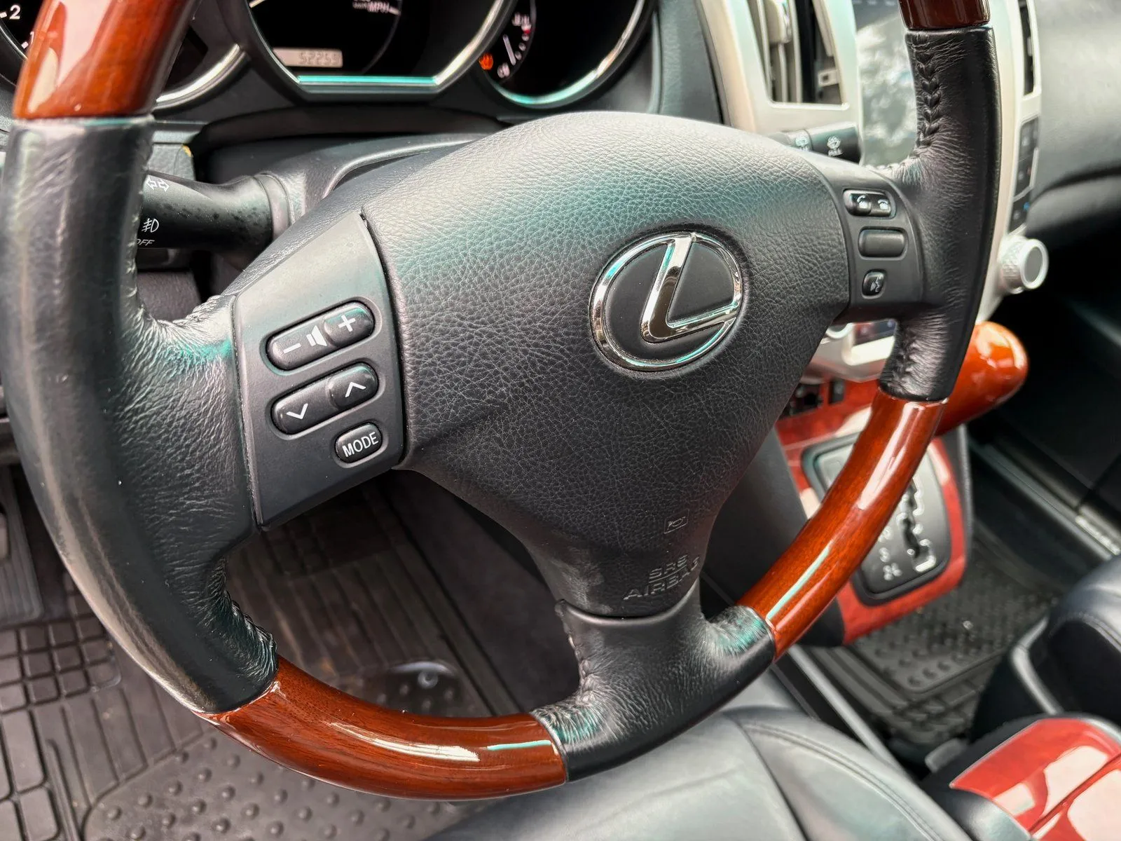 Lexus RX photo 15