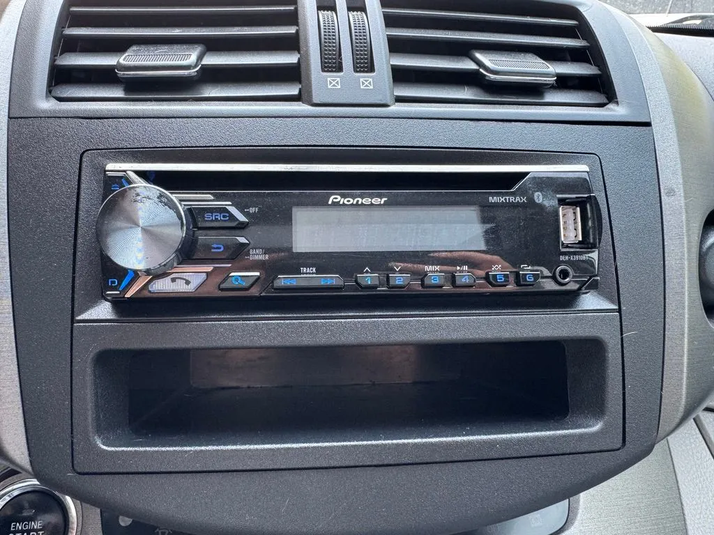 Toyota RAV4 photo 26