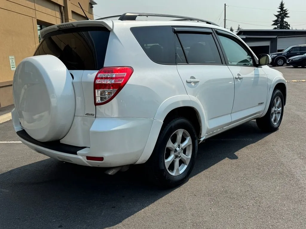Toyota RAV4 photo 7