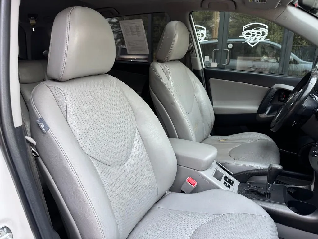 Toyota RAV4 photo 24