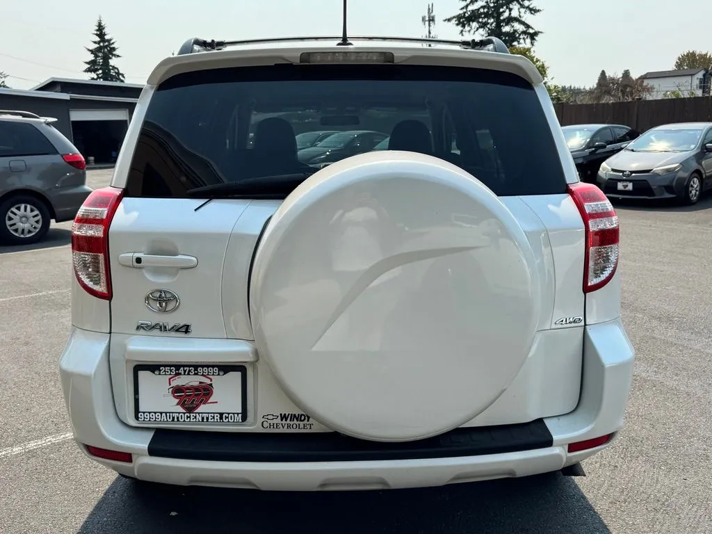 Toyota RAV4 photo 6