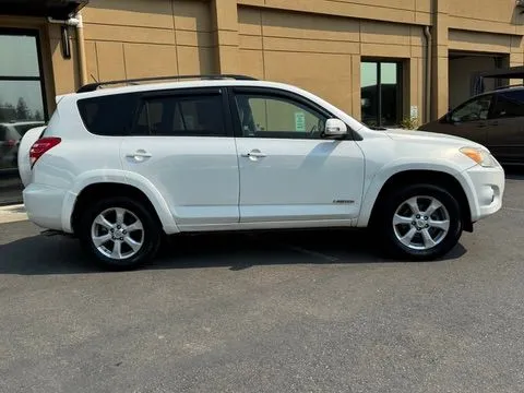 Toyota RAV4 photo 8