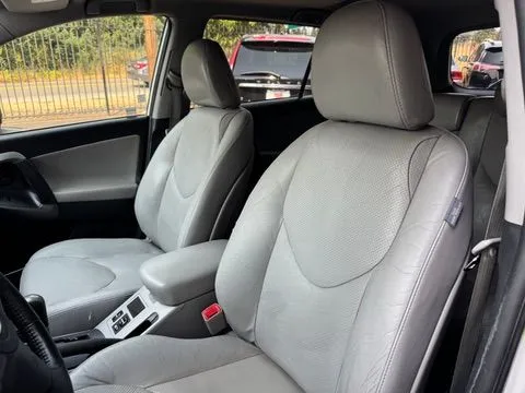 Toyota RAV4 photo 11